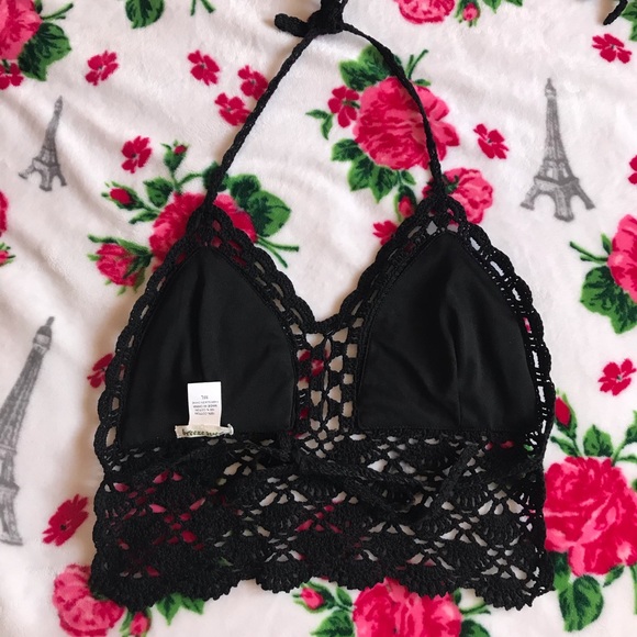Crochet Halter Crop Top - Picture 3 of 4